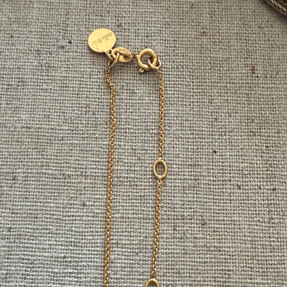 Stella & Dot Bird/Dove Gold Charm Necklace - Picture 3 of 8